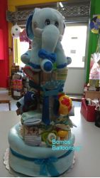 Τούρτα με πάνες τριώροφη αγόρι