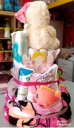 Τουρτα τριώροφη κορίτσι