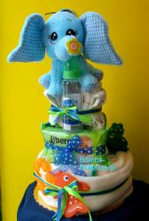 Τούρτα με πάνες τριώροφη αγόρι7