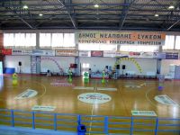 Στολισμός μαθητικών εκδηλώσεων με γιρλάντες και λουλούδια από μπαλόνια
