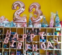 Αριθμοί και γράμματα happy birthday σε ροζ χρυσο