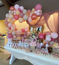 Οργανική γιρλάντα σε candy bar