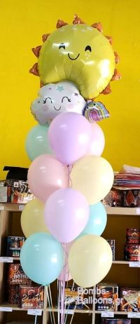 Πολύχρωμα παστέλ μπαλόνια με κορυφαίο μπαλόνι ήλιος για νεογέννητα