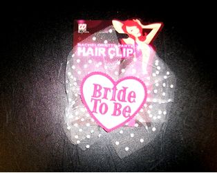 Κλιπ μαλλιών "Bride to be"